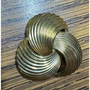 Vintage Krementz Brooch Love Knot Gold Plated Signed Textured Ribbon